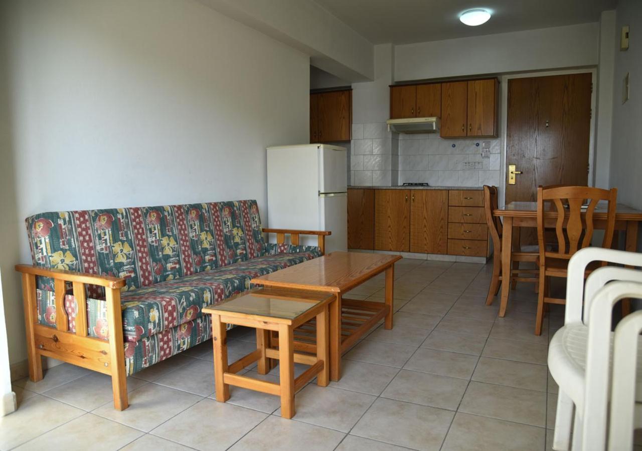 לרנקה Elysso Apartments מראה חיצוני תמונה