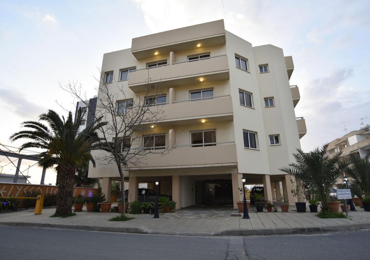 לרנקה Elysso Apartments מראה חיצוני תמונה